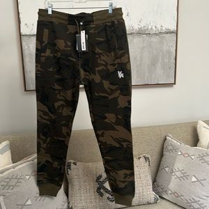 YoungLA Men’s Joggers Pants XL New